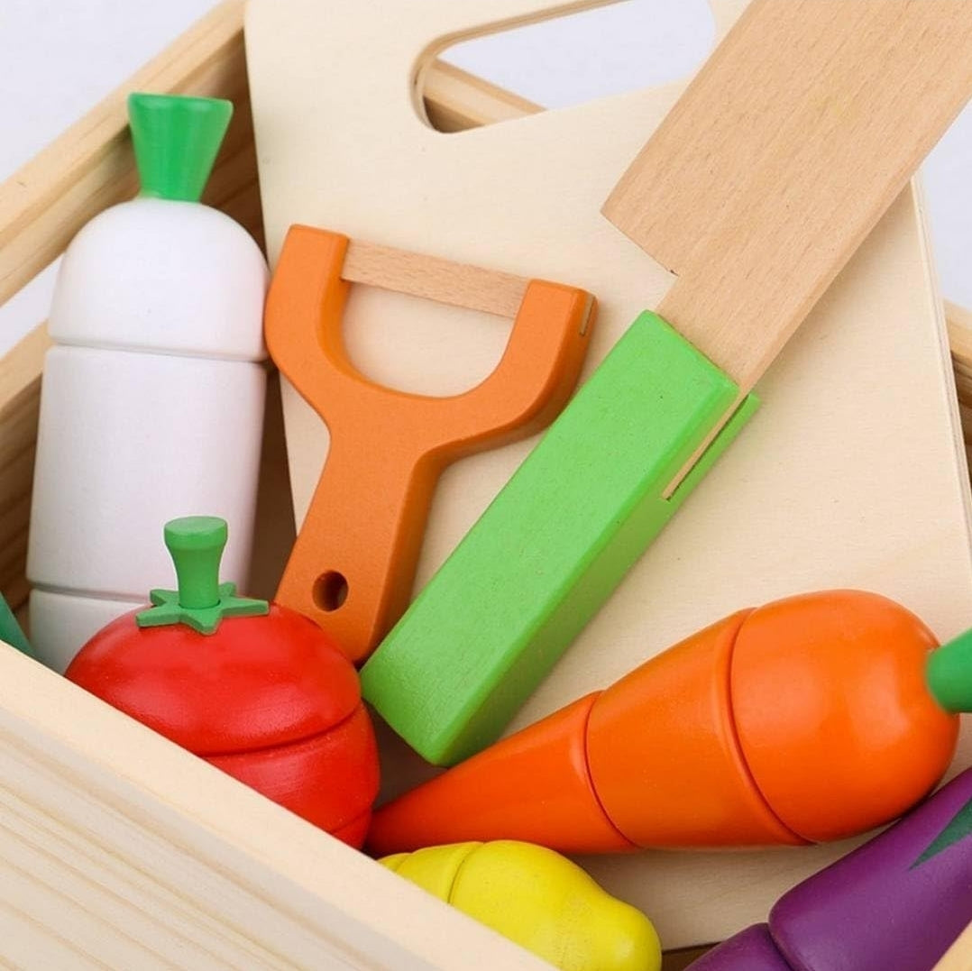 WOODEN VEGETABLE CHOPPING