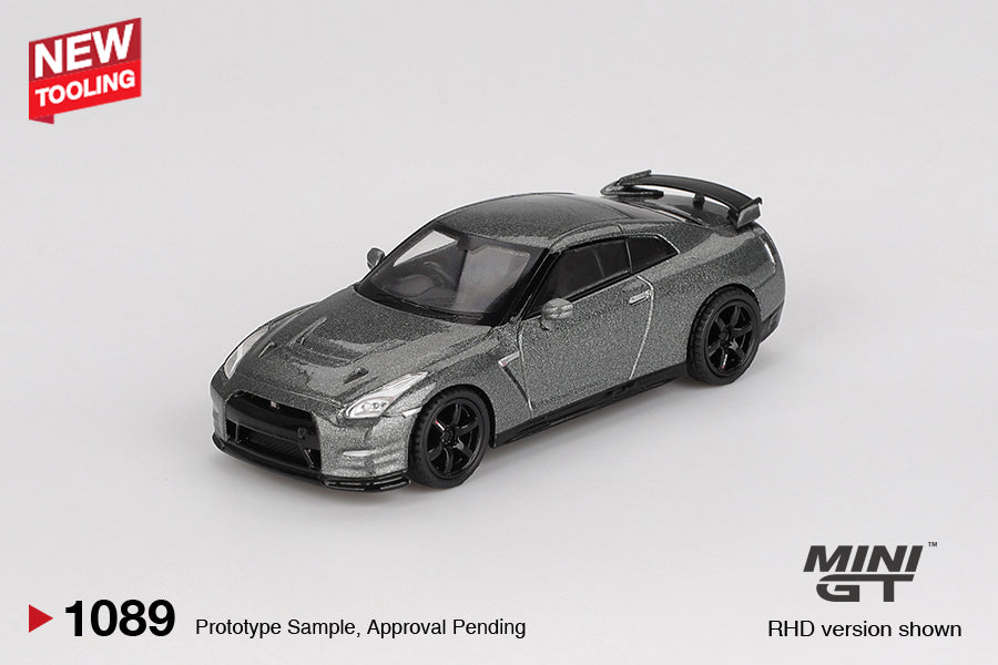MINI GT #1089 NISSAN GT-R 2013 Dark Metal Gray (NISMO R35 CRS Version) 1:64 Scale