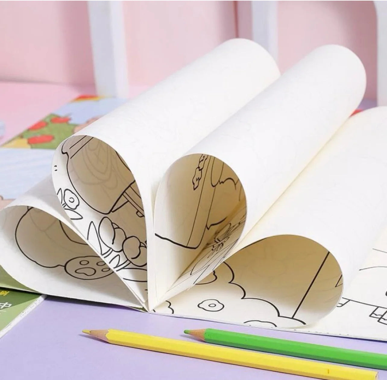 ART DOODLE COLOURING BOOK